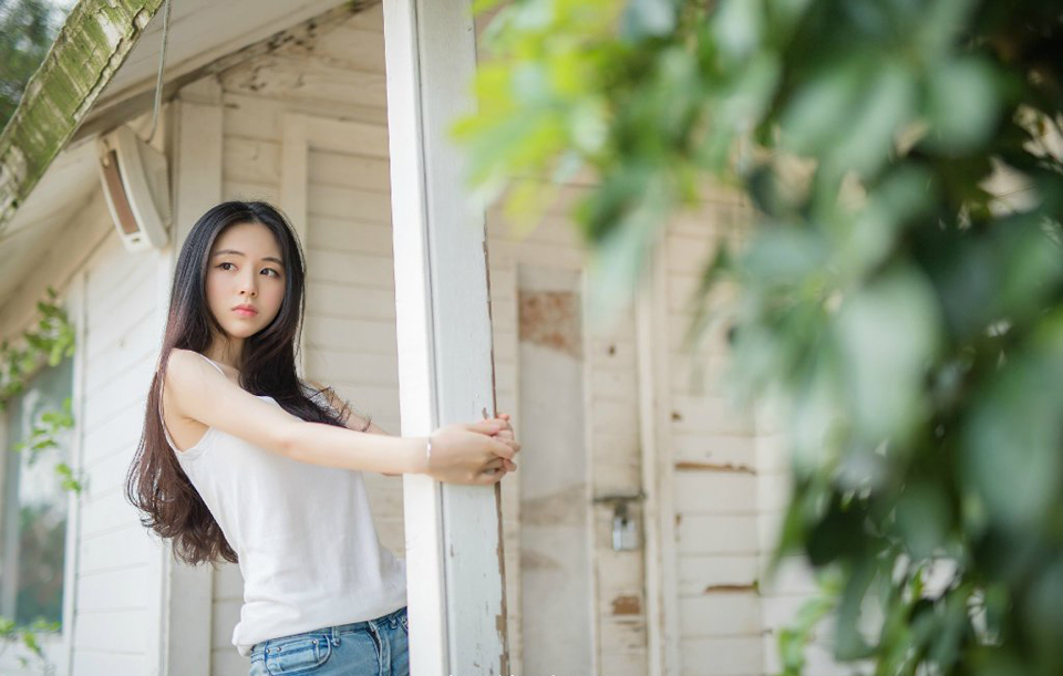 “主公放心，属下这就动身。”荀攸微微一躬身道。